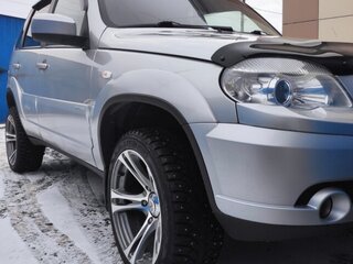 2015 Chevrolet Niva I Рестайлинг, серебристый, 750000 рублей, вид 4