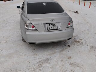 2004 Toyota Mark X I, серебристый, 900000 рублей, вид 3