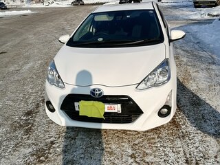 2017 Toyota Aqua I Рестайлинг 2, белый, 1100000 рублей, вид 1