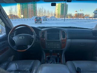 2003 Toyota Land Cruiser 100 Series Рестайлинг 1, серебристый, 1800000 рублей, вид 4