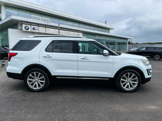 2017 Ford Explorer V Рестайлинг, белый, 2919000 рублей, вид 4