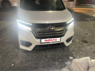2019 Honda Stepwgn V Рестайлинг, белый, 3000000 рублей, вид 3