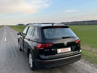 2017 Volkswagen Tiguan II, чёрный, 2047000 рублей, вид 5