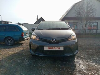 2016 Toyota Vitz III (XP130) Рестайлинг, серый, 850000 рублей, вид 2