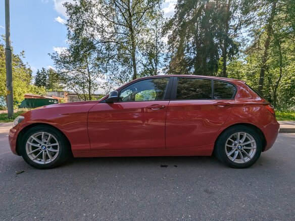 2012 BMW 1 серии 118i II (F20/F21), красный, 1250000 рублей - вид 8