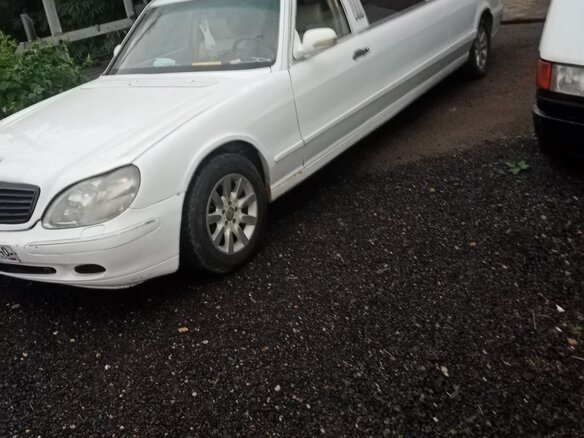 1981 Mercedes-Benz S-Класс 300 II (W126), белый, 500000 рублей