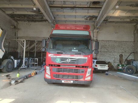 2011 Volvo FM, красный, 6500000 рублей, вид 1