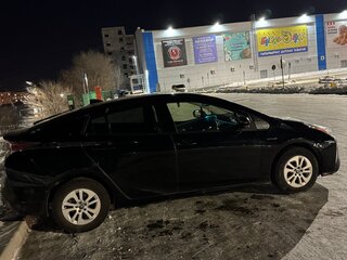 2018 Toyota Prius IV Рестайлинг (XW50), чёрный, 1650000 рублей, вид 3