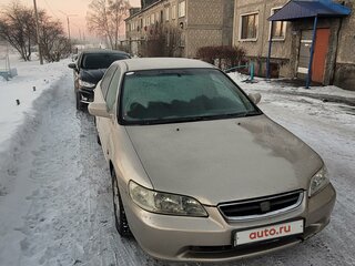 2000 Honda Accord VI, золотистый, 300000 рублей, вид 3