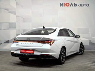 2021 Hyundai Elantra VII (CN7), белый, 1950000 рублей, вид 4