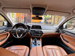 2018 BMW 5 серии 520d xDrive VII (G30/G31/G38), белый, 2650000 рублей, вид 5
