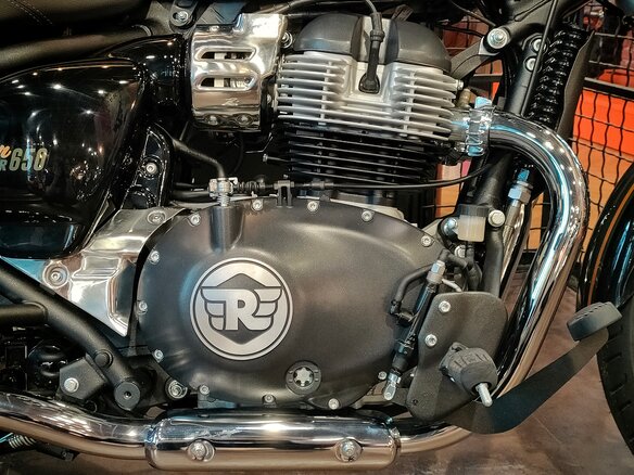 2026 Royal Enfield Super Meteor, зелёный, 773000 рублей - вид 10
