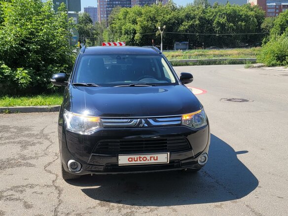 2013 Mitsubishi Outlander III, чёрный, 1700000 рублей