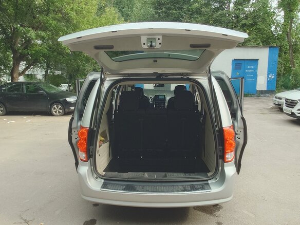2011 Dodge Caravan Grand V, серый, 1349999 рублей - вид 16