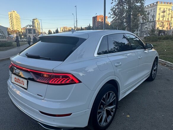2021 Audi Q8 45 TDI I (4M), белый, 8700000 рублей - вид 2