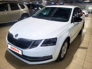 2017 Skoda Octavia III (A7) Рестайлинг, белый, 1990000 рублей, вид 2