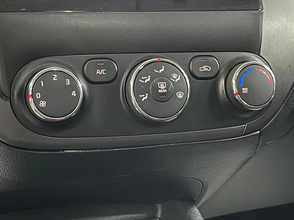 2013 Kia Cerato III, серебристый - вид 13