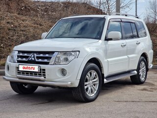 2012 Mitsubishi Pajero IV Рестайлинг 1, белый, 2299000 рублей, вид 1