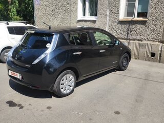 2011 Nissan Leaf I (ZE0/AZE0), чёрный, 1200000 рублей, вид 4