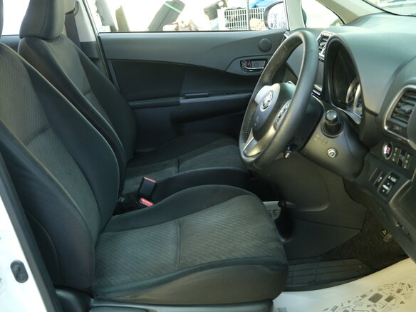 2015 Toyota Ractis II, белый - вид 6