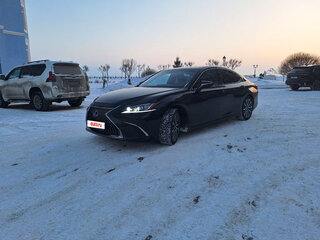 2019 Lexus ES 250 VII, чёрный, 3650000 рублей, вид 2