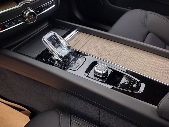2026 Volvo XC60 II Рестайлинг 2, серебристый, 6992374 рублей - вид 11