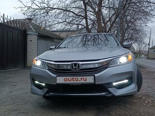 2017 Honda Accord IX Рестайлинг, серебристый, 1850000 рублей, вид 4