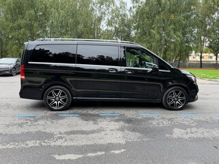 2022 Mercedes-Benz V-Класс Long 300 d длинный III (W447) Рестайлинг, чёрный, 7350000 рублей, вид 5