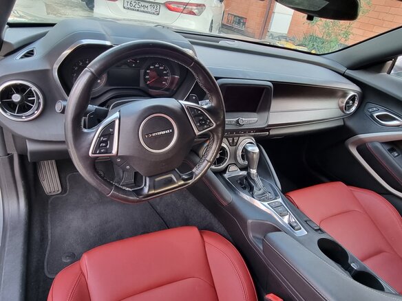 2020 Chevrolet Camaro VI Рестайлинг, серый, 3100000 рублей - вид 5