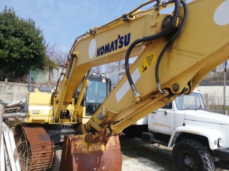 2013 Komatsu PC200-8, жёлтый, 12700000 рублей, вид 2