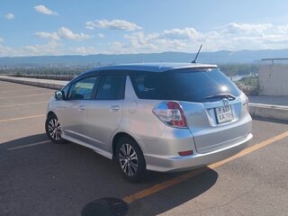 2014 Honda Fit Shuttle I Рестайлинг, серебристый, 1070000 рублей, вид 4