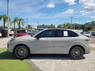 2022 Porsche Cayenne Turbo III, бежевый, 21226200 рублей, вид 3