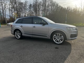2017 Audi Q7 II (4M), серебристый, 5500000 рублей, вид 3