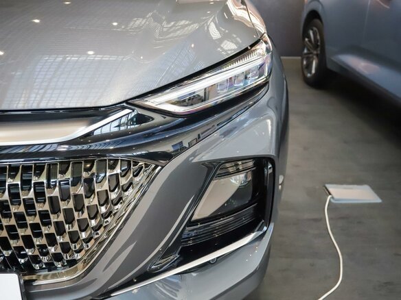 2026 Changan CS75 Pro, серый, 3055000 рублей - вид 5