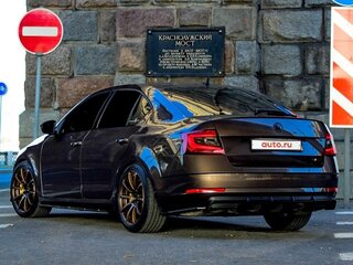 2018 Skoda Octavia III (A7) Рестайлинг, коричневый, 2500000 рублей, вид 3