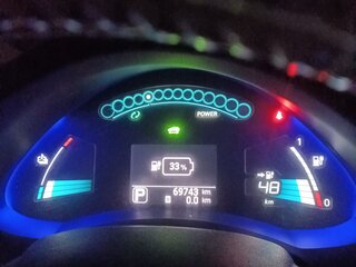 2014 Nissan Leaf (EM57) I (ZE0/AZE0), белый, 730000 рублей, вид 3