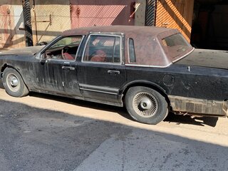 1990 Lincoln Town Car II, чёрный, 750000 рублей, вид 2