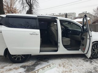 2019 Kia Carnival III, белый, 3490000 рублей, вид 4
