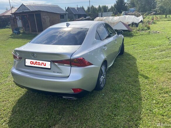 2018 Lexus IS 300 III Рестайлинг, серебристый, 3600000 рублей - вид 4