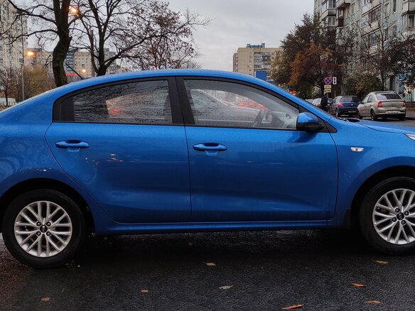 2020 Kia Rio IV, синий, 1600000 рублей - вид 8