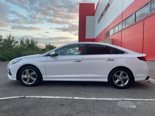 2017 Hyundai Sonata VII (LF) Рестайлинг, белый, 2200000 рублей, вид 2