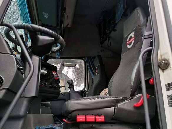 2000 Volvo FH, белый, 1000000 рублей - вид 4