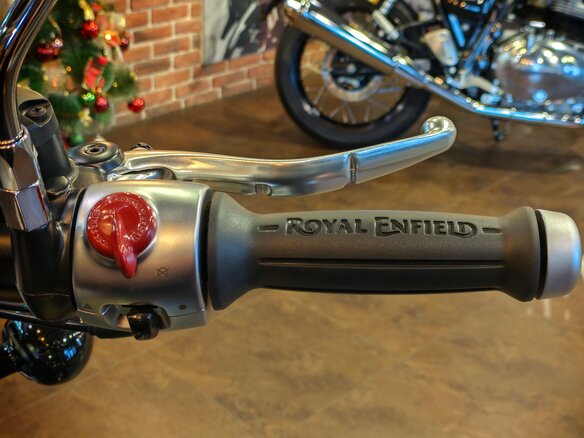 2026 Royal Enfield Super Meteor, зелёный, 773000 рублей - вид 8