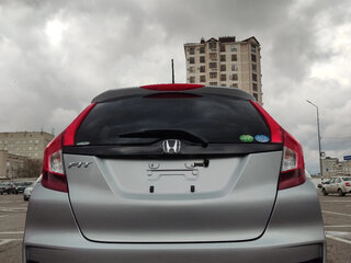 2018 Honda Fit III Рестайлинг, серебристый, 1450000 рублей, вид 4