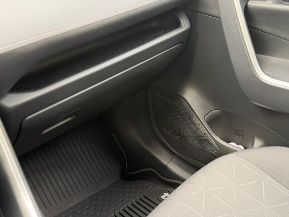 2021 Toyota RAV4 V (XA50), белый - вид 12