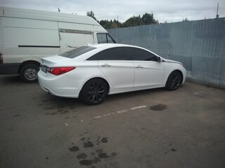 2010 Hyundai Sonata VI (YF), белый, 1100000 рублей, вид 1