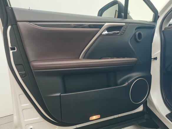 2019 Lexus RX 300 IV Рестайлинг, белый, 5250000 рублей - вид 36