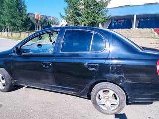 2001 Toyota Platz, чёрный, 270000 рублей, вид 2