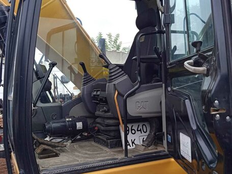 2017 Caterpillar 320D, жёлтый, 7510000 рублей, вид 4