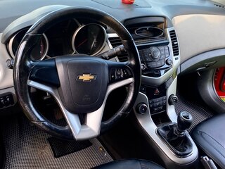 2011 Chevrolet Cruze I, красный, 850000 рублей, вид 4